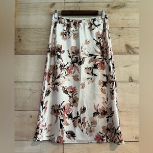 NWOT Band of Gypsies Satin Floral Skirt